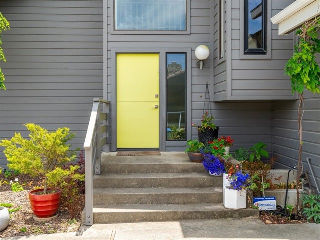 1750 La Luna Court, San Luis Obispo CA: https://media.crmls.org/medias/eb154951-5b4b-4a66-acaf-9d0ab5c8702e.jpg