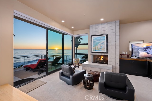 Detail Gallery Image 8 of 55 For 35121 Beach Rd, Dana Point,  CA 92624 - 5 Beds | 5/2 Baths