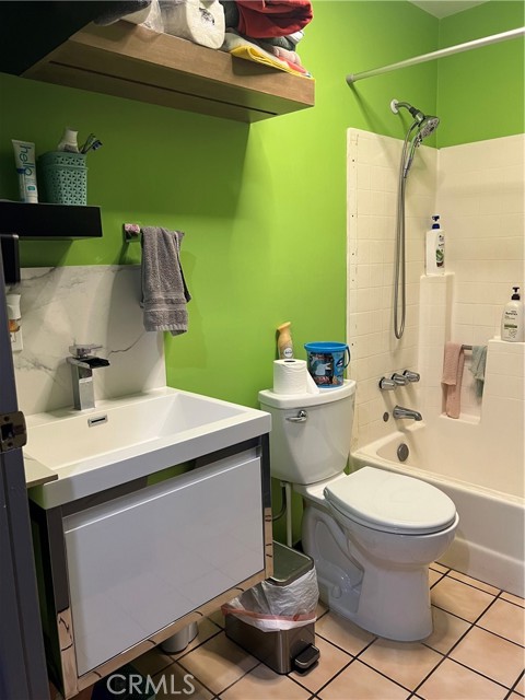 9122 S Hoover Street, Los Angeles CA: https://media.crmls.org/medias/eb1698eb-ef7c-464c-9797-6cbe136b1ca2.jpg