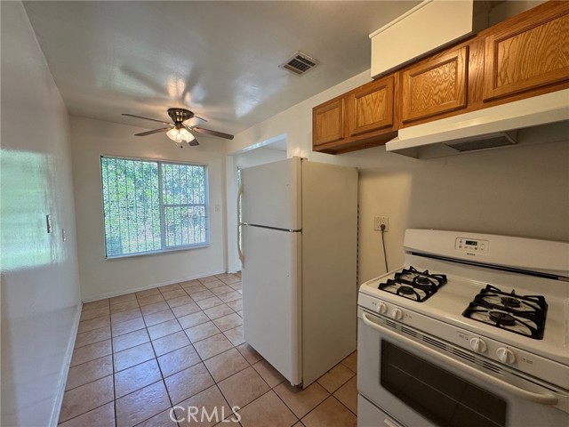 Detail Gallery Image 7 of 14 For 1372 W 36th St, Los Angeles,  CA 90007 - 1 Beds | 1 Baths