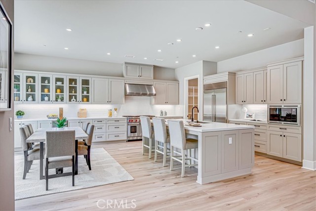100 Bozeman, Irvine CA: https://media.crmls.org/medias/eb172673-69e3-440c-a17a-c8427cb886f0.jpg