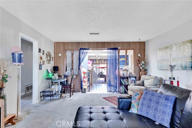 222 W 8th Avenue, Escondido CA: https://media.crmls.org/medias/eb17e4cd-3bf2-431a-9e65-1f3458135857.jpg