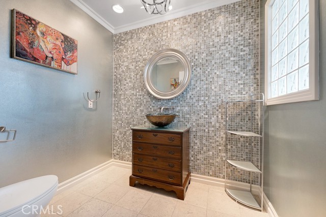 17232 Quesan Place, Encino CA: https://media.crmls.org/medias/eb18f649-2d58-45e8-885e-90b32879867b.jpg