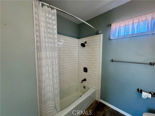 21903 Erie Lane, Lake Forest CA: https://media.crmls.org/medias/eb191be4-ab89-4f46-9d9f-aa2b699ca517.jpg