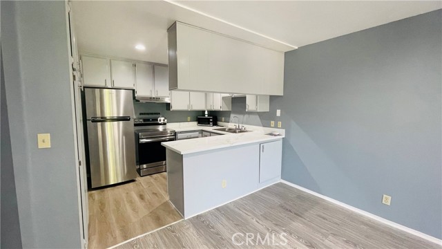 Detail Gallery Image 3 of 24 For 6815 Remmet Ave #219,  Canoga Park,  CA 91303 - 1 Beds | 1 Baths