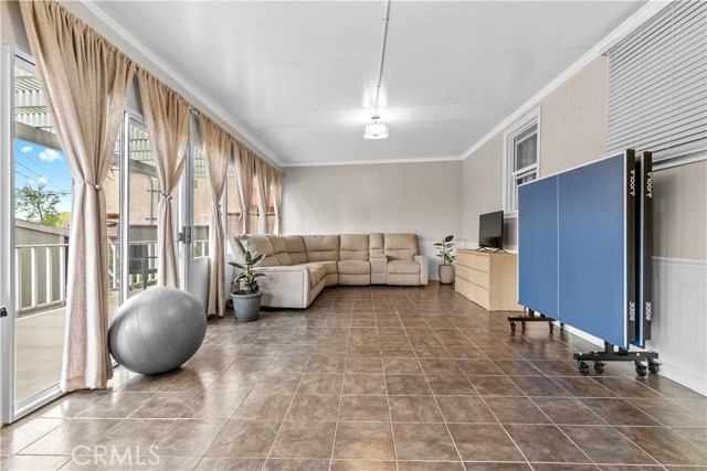 3348 Burritt Way, La Crescenta CA: https://media.crmls.org/medias/eb1ab779-5434-4f08-85db-6d9c0389d719.jpg