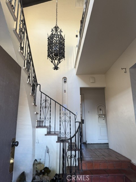 Detail Gallery Image 2 of 11 For 2171 Zoe Ave, Huntington Park,  CA 90255 - 5 Beds | 2 Baths