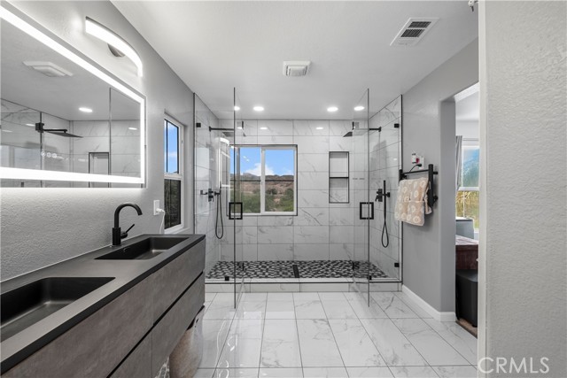 Detail Gallery Image 13 of 70 For 29248 Dakota Dr, Valencia,  CA 91354 - 4 Beds | 3 Baths