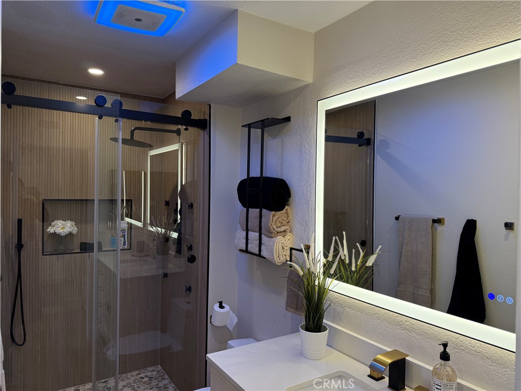 MLS #OC25089429 img 2