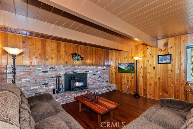 Detail Gallery Image 9 of 40 For 26661 Lake Forest Dr, Twin Peaks,  CA 92391 - 3 Beds | 2/1 Baths