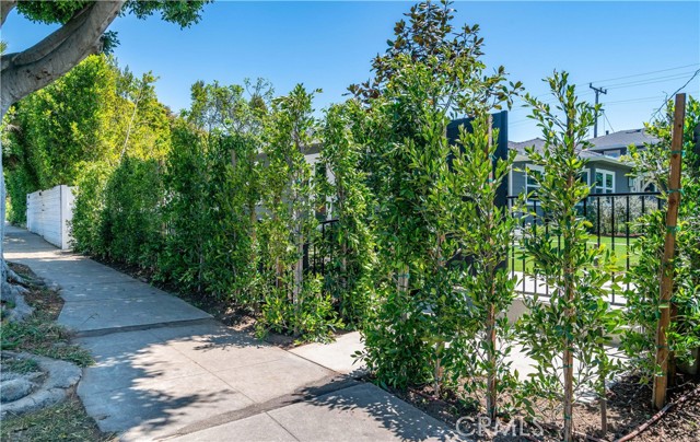 1022 Grant Street, Santa Monica CA: https://media.crmls.org/medias/eb1ea6a6-d4e1-42a5-aaf2-2a434630cd84.jpg