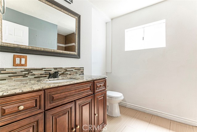 10058 Sunland Boulevard, Sunland CA: https://media.crmls.org/medias/eb1f810c-41e4-40ea-8eb9-8920c3d19fe6.jpg