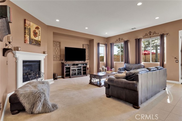 Detail Gallery Image 18 of 75 For 12916 Hyperion Ln, Apple Valley,  CA 92308 - 5 Beds | 3/1 Baths