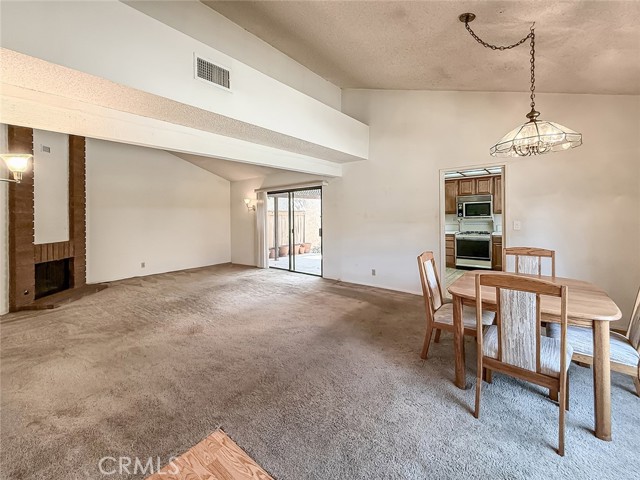 20027 Community Street, Winnetka CA: https://media.crmls.org/medias/eb209008-f0b9-47fc-b34a-a8b6e639394d.jpg