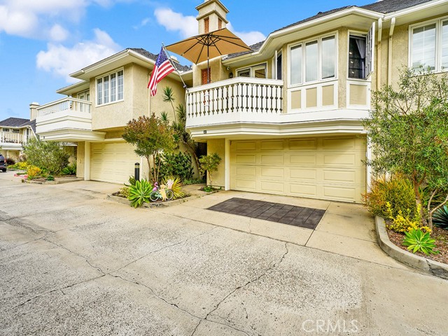 Detail Gallery Image 1 of 29 For 2463 Irvine Ave #B2,  Costa Mesa,  CA 92627 - 3 Beds | 2 Baths