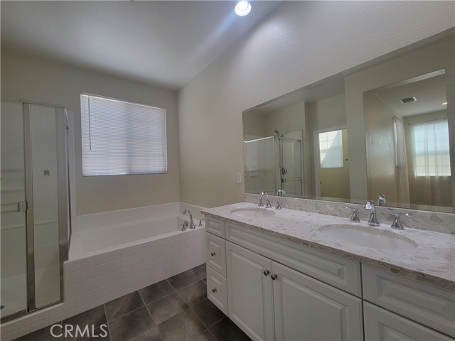 Detail Gallery Image 12 of 24 For 6109 Snapdragon St, Corona,  CA 92880 - 3 Beds | 2/1 Baths