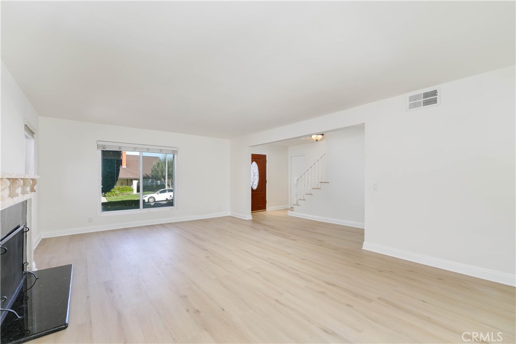 MLS #WS25267882 image #3