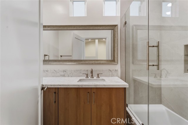 Detail Gallery Image 22 of 39 For 6200 Woodlake Ave, Woodland Hills,  CA 91367 - 3 Beds | 2 Baths