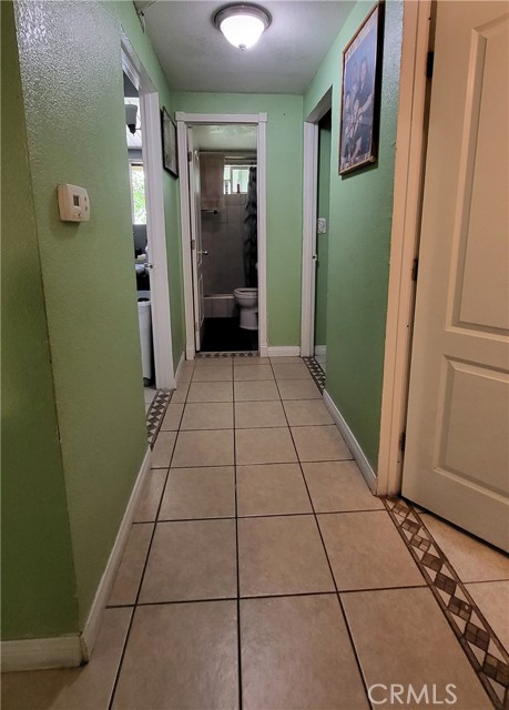 6854 Tampa Ave photo 4