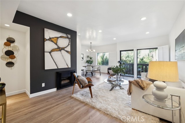Detail Gallery Image 1 of 39 For 832 Palm Ave #202,  West Hollywood,  CA 90069 - 2 Beds | 2 Baths