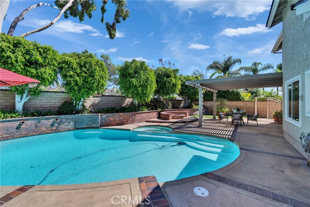4 E Trenton, Irvine CA: https://media.crmls.org/medias/eb24d3f4-ab0a-4003-a66b-5eef8baad5b0.jpg