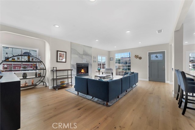 752 W 23rd St, San Pedro CA: https://media.crmls.org/medias/eb250cbe-eff1-4731-93ee-a0a468885fb9.jpg