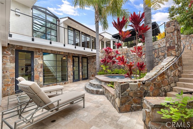 Detail Gallery Image 32 of 43 For 322 Emerald Bay, Laguna Beach,  CA 92651 - 6 Beds | 6/1 Baths