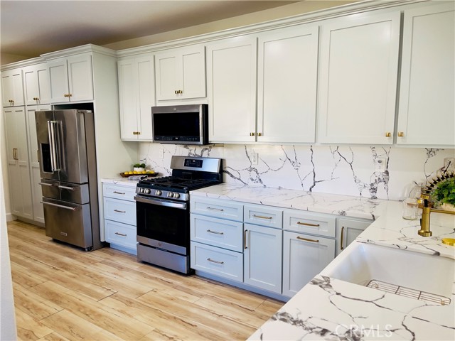 6 Brassie Lane, Coto de Caza CA: https://media.crmls.org/medias/eb25471e-557b-4e8b-9d75-cd240b88c814.jpg