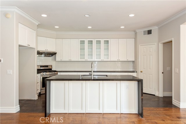 Detail Gallery Image 9 of 42 For 9 Mineral King, Irvine,  CA 92602 - 4 Beds | 2/1 Baths