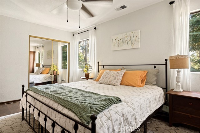 Detail Gallery Image 15 of 26 For 583 W Victoria Ct, Lake Arrowhead,  CA 92352 - 3 Beds | 2 Baths