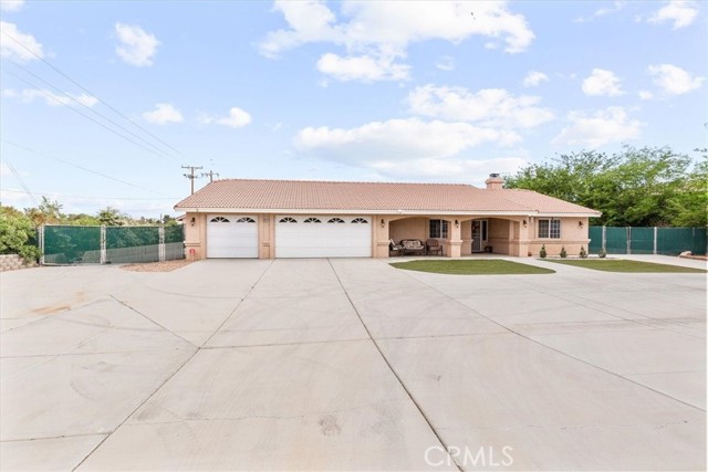 19287 Allegheny Road, Apple Valley CA: https://media.crmls.org/medias/eb290d01-1fbb-48db-94df-d9013abbbae0.jpg