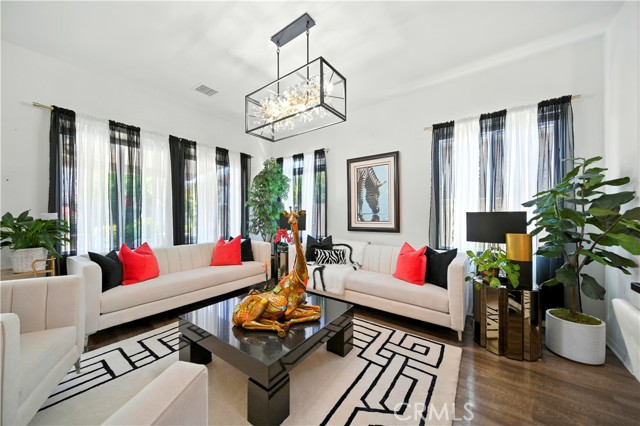 345 Lucinda Terrace, Beaumont CA: https://media.crmls.org/medias/eb299fc7-6a33-4e36-a549-d11da8f419eb.jpg