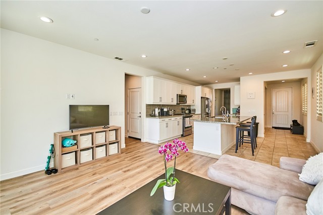 Detail Gallery Image 11 of 37 For 6914 Old Mill Ave, Chino,  CA 91710 - 4 Beds | 3 Baths