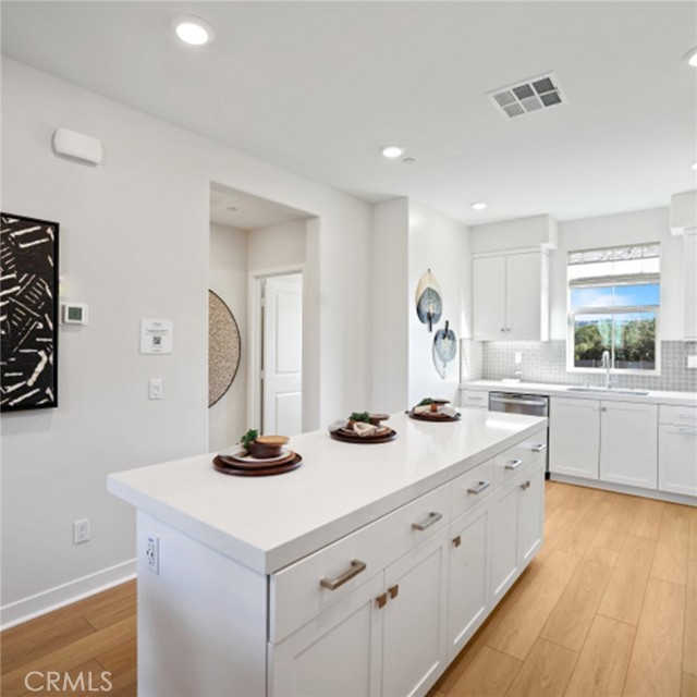 Detail Gallery Image 3 of 24 For 21 Graze Way, Rancho Mission Viejo,  CA 92694 - 2 Beds | 2/1 Baths