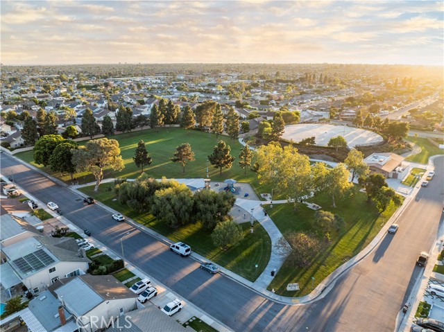Detail Gallery Image 24 of 26 For 18904 Deodar, Fountain Valley,  CA 92708 - 4 Beds | 2/1 Baths