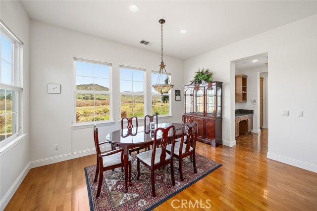 Detail Gallery Image 23 of 70 For 440 Slender Rock Place, San Luis Obispo,  CA 93405 - 5 Beds | 3/1 Baths