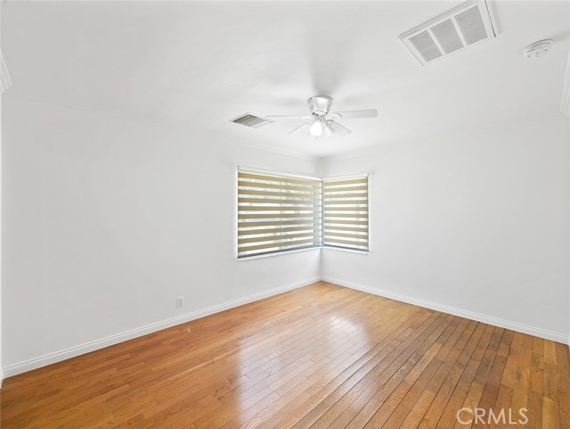 826 E Olive Avenue, Burbank CA: https://media.crmls.org/medias/eb2c8ad5-4425-41e2-960b-36fb19333c37.jpg