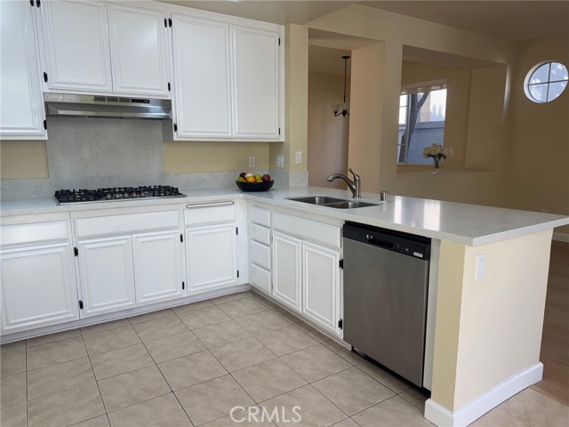 Detail Gallery Image 6 of 35 For 8 Bormes, Irvine,  CA 92614 - 4 Beds | 2/1 Baths