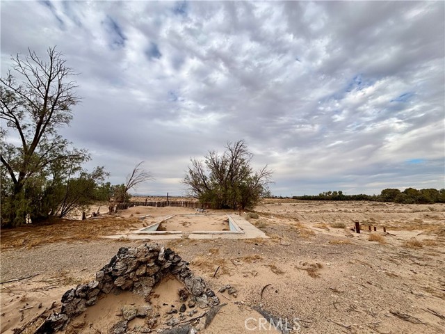 32900 Dune Road., Newberry Springs CA: https://media.crmls.org/medias/eb2d0bd9-30a0-4253-b343-2e875d13059d.jpg