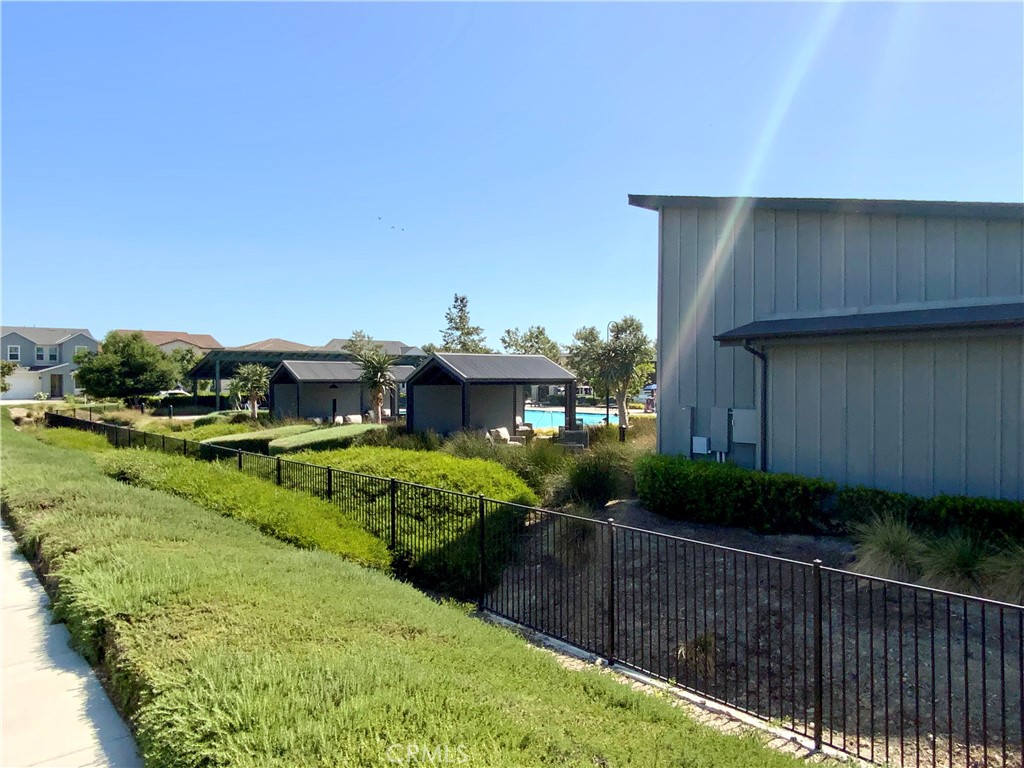 MLS #WS25135390 img 4