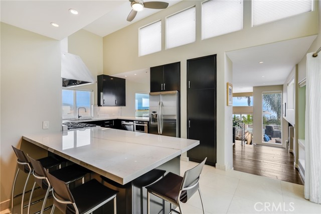Detail Gallery Image 16 of 33 For 818 Hillcrest Dr, Laguna Beach,  CA 92651 - 4 Beds | 3/1 Baths