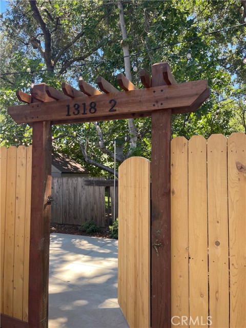 Detail Gallery Image 39 of 41 For 1318 Salem, Chico,  CA 95928 - 5 Beds | 3 Baths