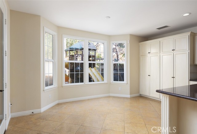 Detail Gallery Image 12 of 40 For 3401 S Sheffield Rd, Santa Ana,  CA 92704 - 5 Beds | 4/1 Baths