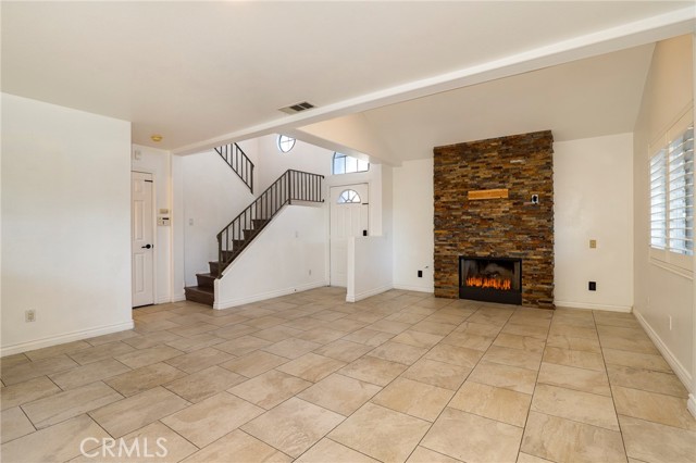 Detail Gallery Image 8 of 35 For 13775 Glenoaks Bld #15,  Sylmar,  CA 91342 - 3 Beds | 2/1 Baths