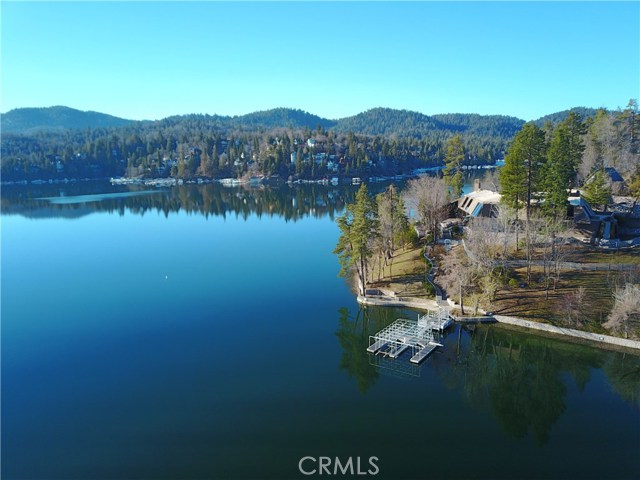 Photo of 706 Shelter Cove Drive, Lake Arrowhead, CA 92352