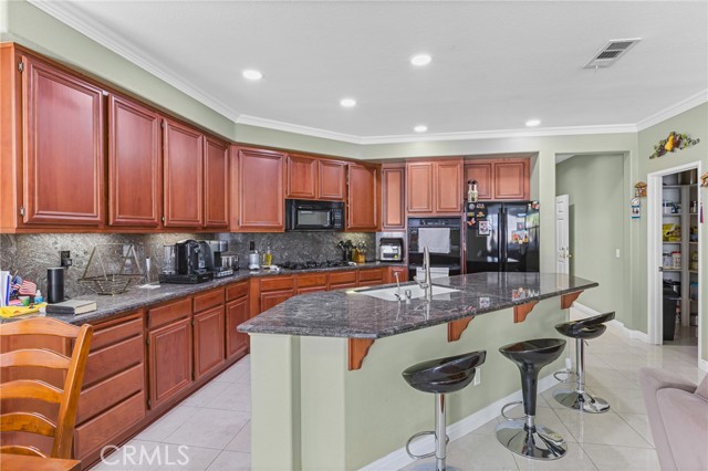 5764 Territory Lane, Eastvale CA: https://media.crmls.org/medias/eb30b5b1-f893-4aa7-8d0f-2e5fae73c7f7.jpg
