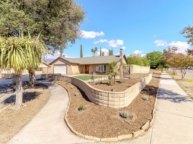 Detail Gallery Image 3 of 18 For 802 Renee, Redlands,  CA 92374 - 3 Beds | 2 Baths