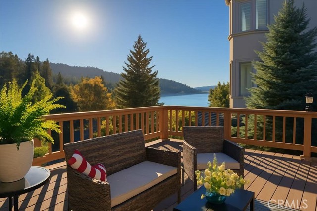 Detail Gallery Image 4 of 28 For 39050 Willow Landing, Big Bear Lake,  CA 92315 - 2 Beds | 2/1 Baths