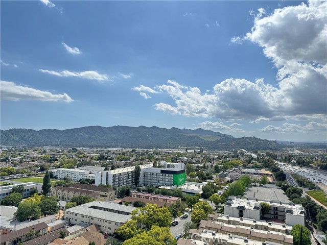 Detail Gallery Image 2 of 68 For 345 Pioneer Dr Ph5,  Glendale,  CA 91203 - 2 Beds | 2 Baths