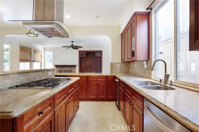 Detail Gallery Image 11 of 38 For 10 Santa Nella, Rancho Santa Margarita,  CA 92688 - 5 Beds | 4 Baths